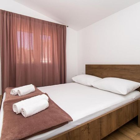 Apartmani Monika Zaboric Exterior photo