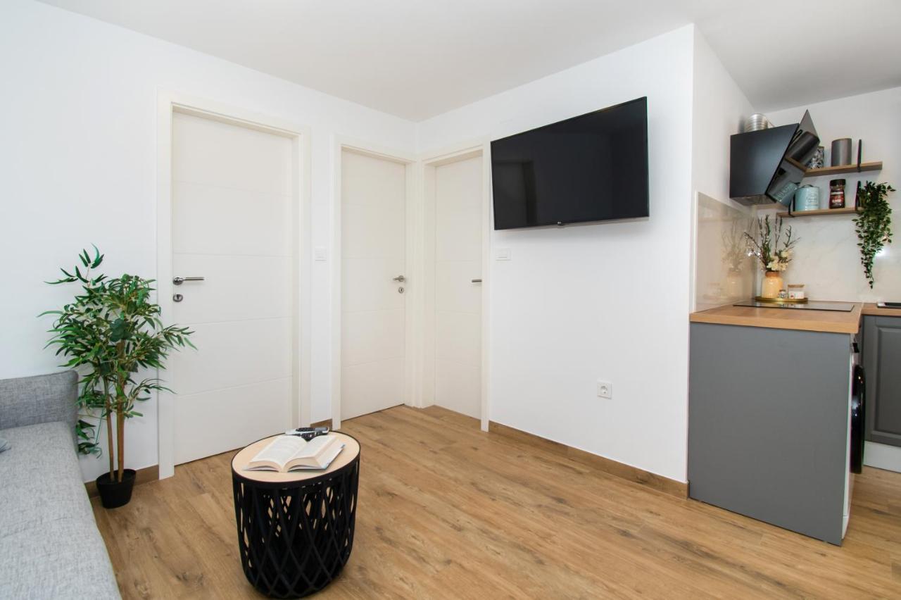 Apartmani Monika Zaboric Exterior photo